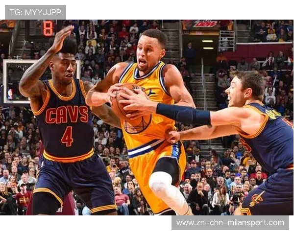 NBA篮下强吃双人包夹：突破防线的绝技与技巧揭秘